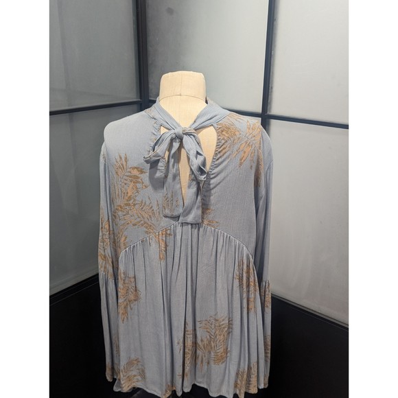 How.Very.Loved | Deep V Flare Sleeves Boho Summer Peplum Shirt Large - Picture 3 of 6